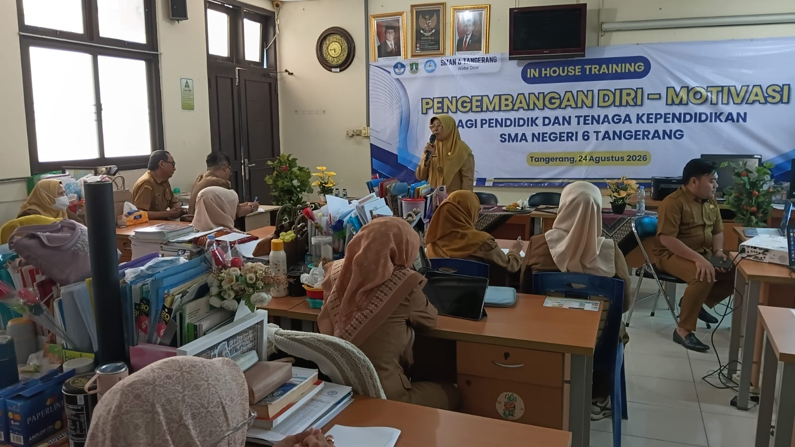 Pengembangan Diri dan Motivasi Bagi Tenaga Kependidikan dan Pendidik di SMAN 6 Tangerang